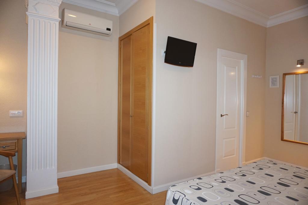Santillan II Hotel Madrid Room photo
