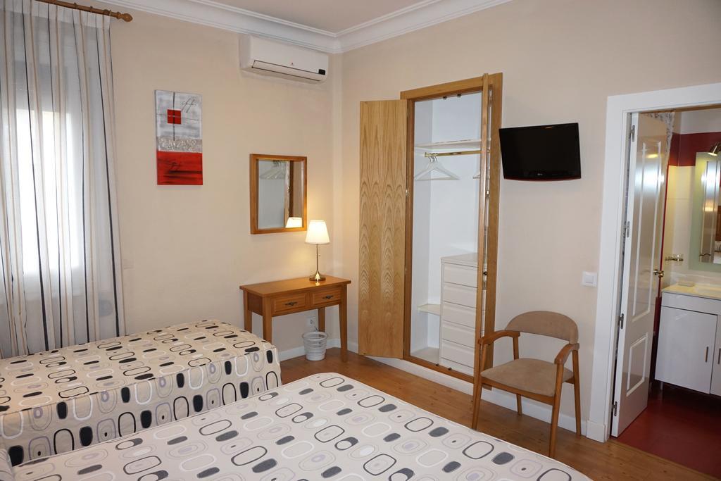 Santillan II Hotel Madrid Room photo